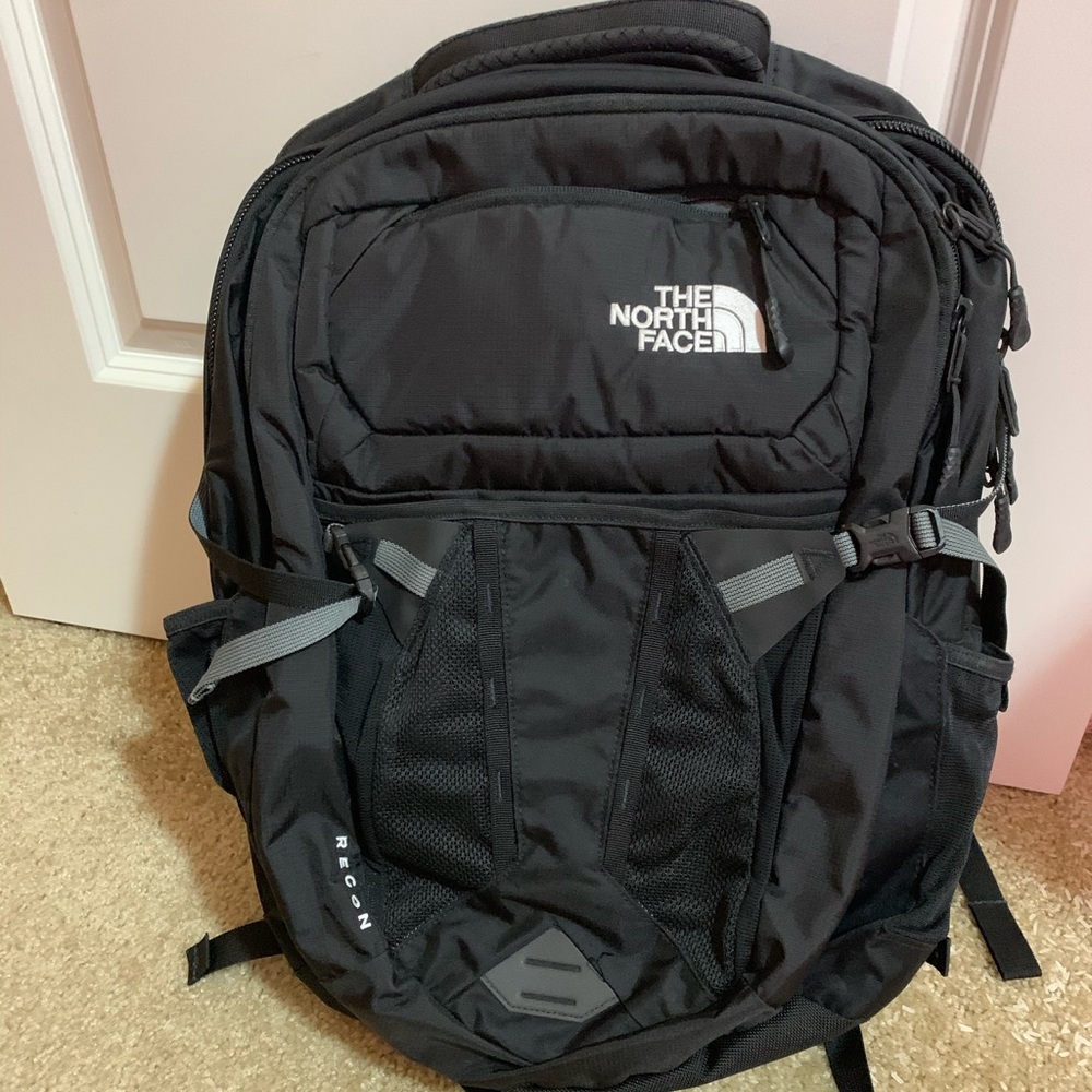 The North Face Recon backpack NWOT